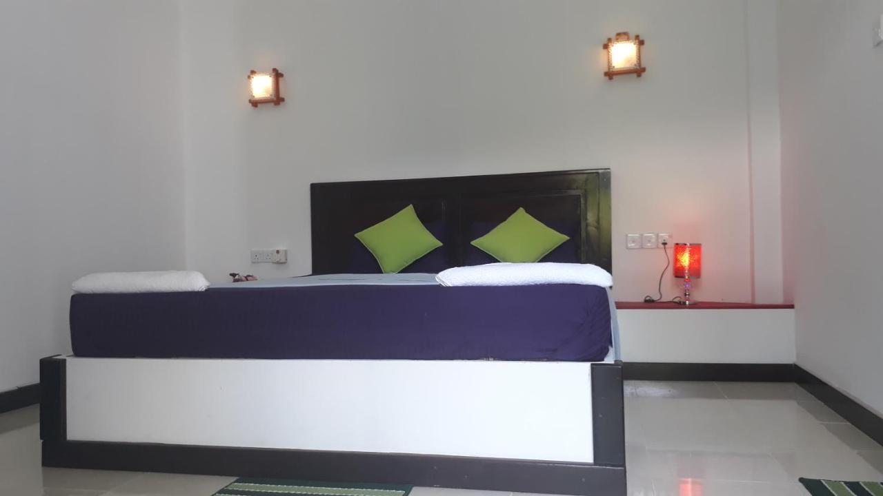 Granwin Hotel & Restaurant 담불라 외부 사진